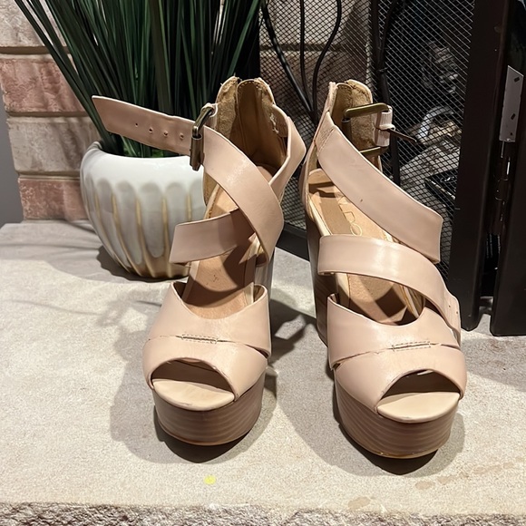 Like new - Picture 2 of 2